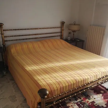 Casa Di Via Giannone